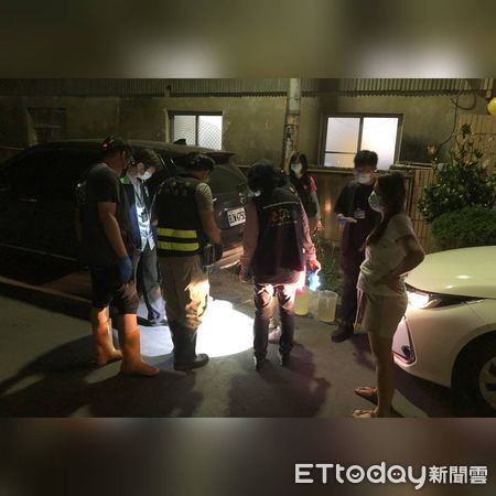 ▲台南市環保局稽查員，上山、下海埋伏跟監、收集證據，與檢警通力合作揪出犯罪集團，過程雖辛苦、危險，但為守護環境冒險犯難打擊犯罪不手軟。（圖／記者林悅翻攝，下同）