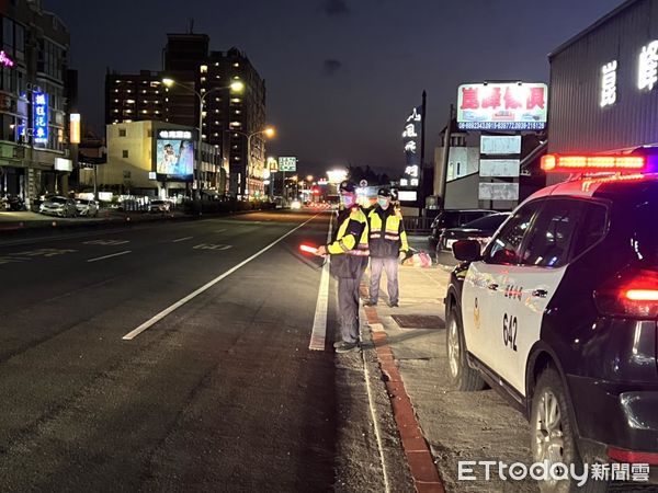 ▲恆春警分局到店家宣導酒駕作為            。（圖／恆春警分局提供，下同）