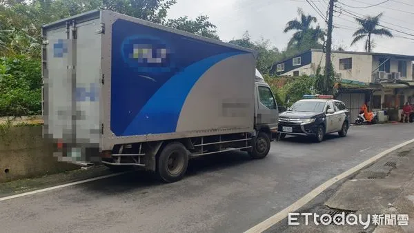 ▲▼高嘉瑜二伯騎車被撞。（圖／記者郭世賢翻攝）