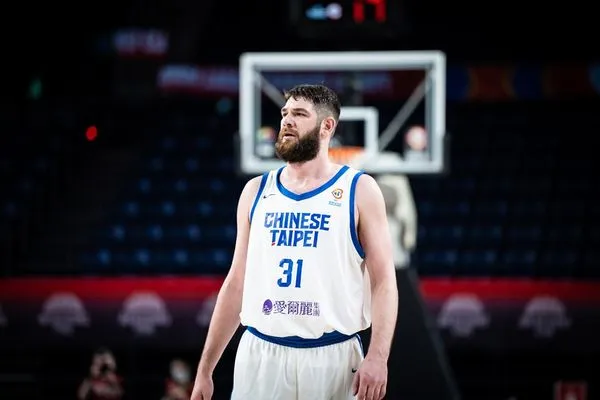 ▲▼中華男籃阿提諾、周儀翔。（圖／取自FIBA）