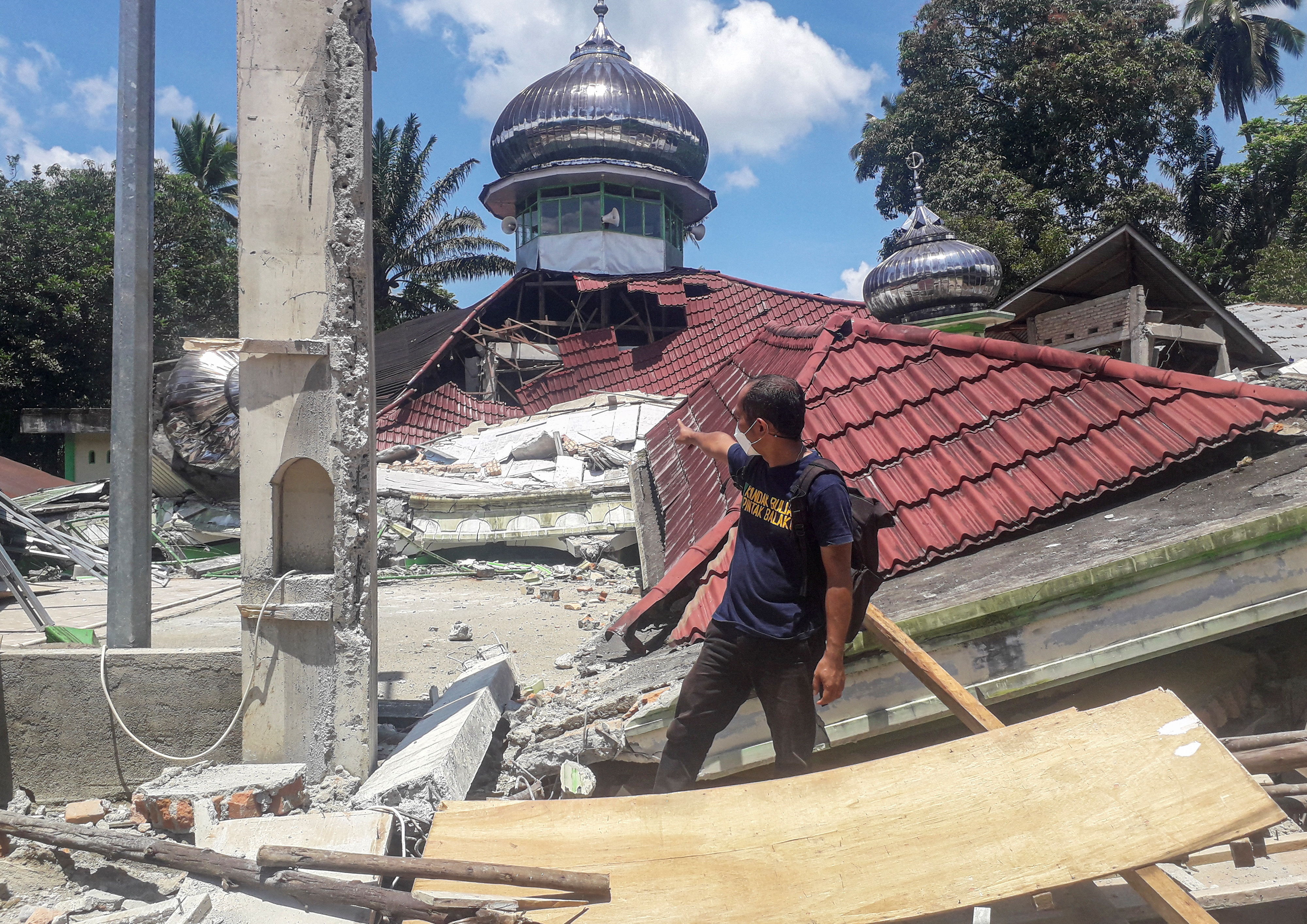▲▼印尼發生芮氏規模6.2的地震。（圖／路透）