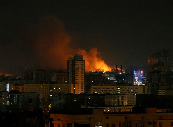 ▲▼ 烏克蘭首都基輔25日晚間至26日凌晨爆炸、槍響四起。（圖／路透）