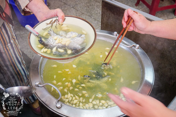 ▲▼高雄40年蒜頭田雞湯。（圖／野田咩授權提供，下同，請勿隨意翻攝以免侵權）