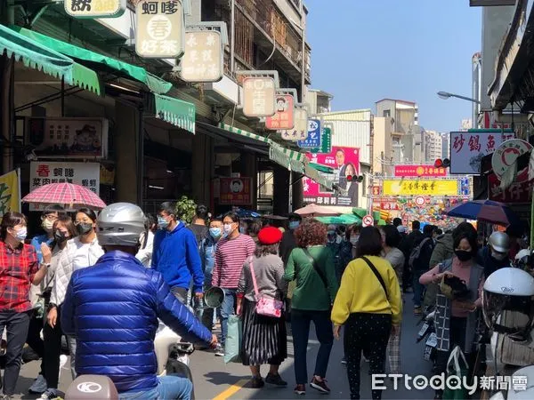 ▲28連假第1天的台南氣候風光和煦溫暖宜人，各大景點充滿人潮。（圖／記者林悅翻攝，下同）