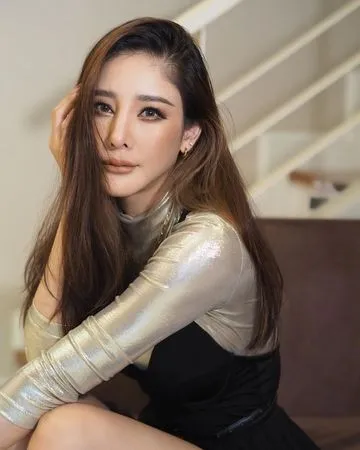 ▲泰女星Tangmo墜河身亡，船上朋友的證詞被網友質疑。（圖／翻攝自Instagram／melonp.official）