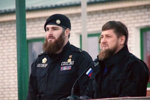 ▲▼車臣共和國領導人卡德羅夫（Ramzan Kadyrov，右）的得力助手、「戰爭之王」圖沙耶夫（Magomed Tushayev，左）驚傳出兵第2天就遭擊殺。（圖／翻攝Twitter@IAPonomarenko）