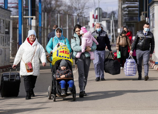 ▲▼烏克蘭人逃難，許多婦幼流離失所。（圖／路透）