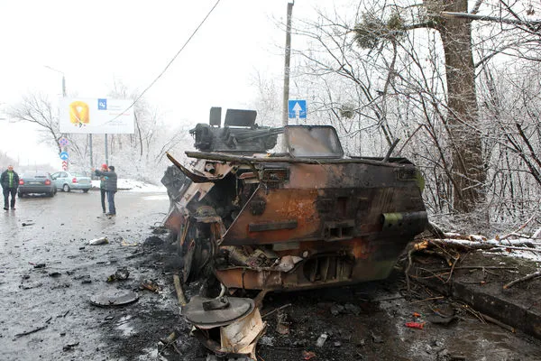 ▲▼烏克蘭哈爾科夫路上可以見到被毀滅的戰車。（圖／達志影像）