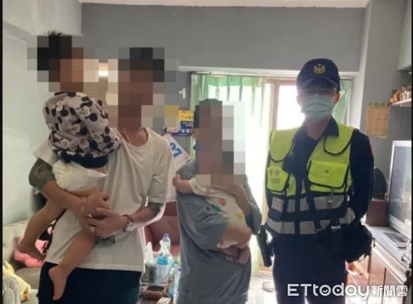 ▲內埔警分局內埔所員警聯絡消防人員破門救助            。（圖／記者陳崑福翻攝）