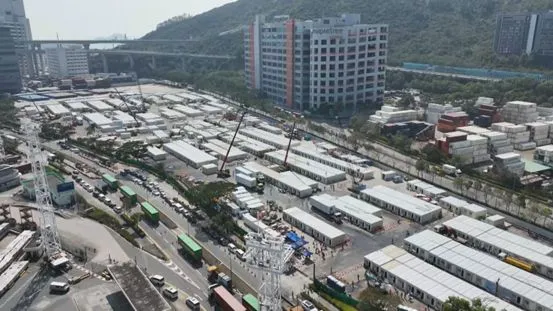 ▲▼陸援建香港首間方艙醫院交付　只花7天就完工「提供3900床位」。（圖／翻攝央視）