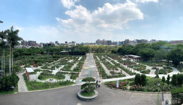 ▲台北玫瑰園為期半年的擴建工程已近收尾階段，其中，最新的「祕密花園」佔地約2,000平方公尺（約605坪）。（圖／公園處提供）