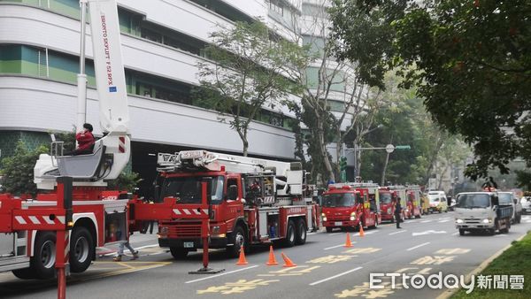 ▲▼台北富邦大樓傳火警。（圖／記者黃彥傑攝）