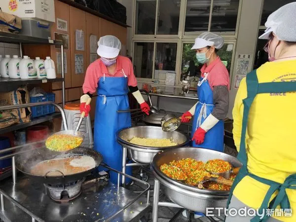 ▲▼全台大停電，營養午餐。（圖／記者許宥孺翻攝）