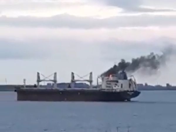 ▲▼孟加拉貨船停靠在烏克蘭的港口卻被擊中。（圖／翻攝推特@verkhovna_rada）
