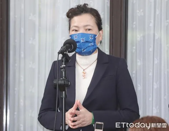 ▲▼行政院長蘇貞昌赴立法院施政總質詢 王美花堵訪 向國人致歉。（圖／記者屠惠剛攝）