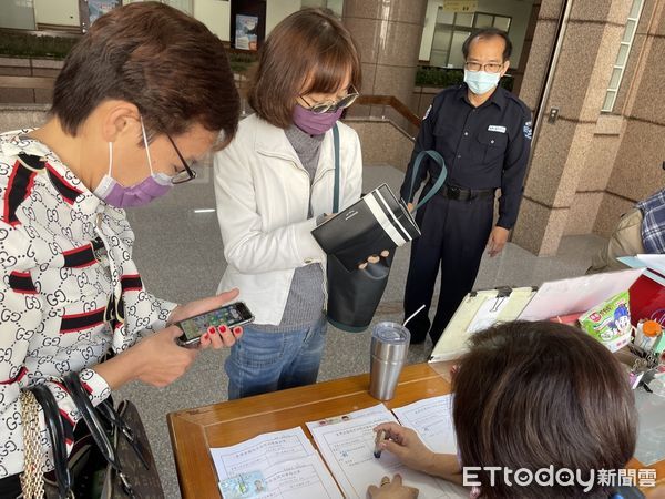 ▲▼林姿妙女兒林羿伶重開羈押庭。（圖／記者游芳男攝）