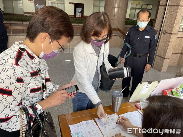 ▲▼林姿妙女兒林羿伶重開羈押庭。（圖／記者游芳男攝）