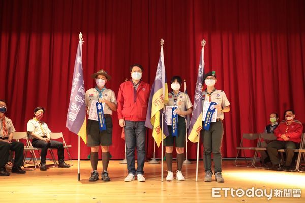 ▲慶祝三五童軍節 基隆市童軍會理事長林右昌交棒。（圖／記者郭世賢翻攝）