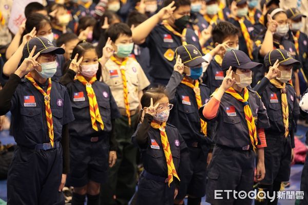 ▲慶祝三五童軍節 基隆市童軍會理事長林右昌交棒。（圖／記者郭世賢翻攝）