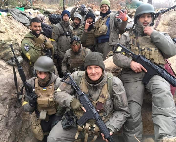 ▲▼烏克蘭陸軍表示，首批外籍傭兵團已抵達基輔。（圖／翻攝自臉書）