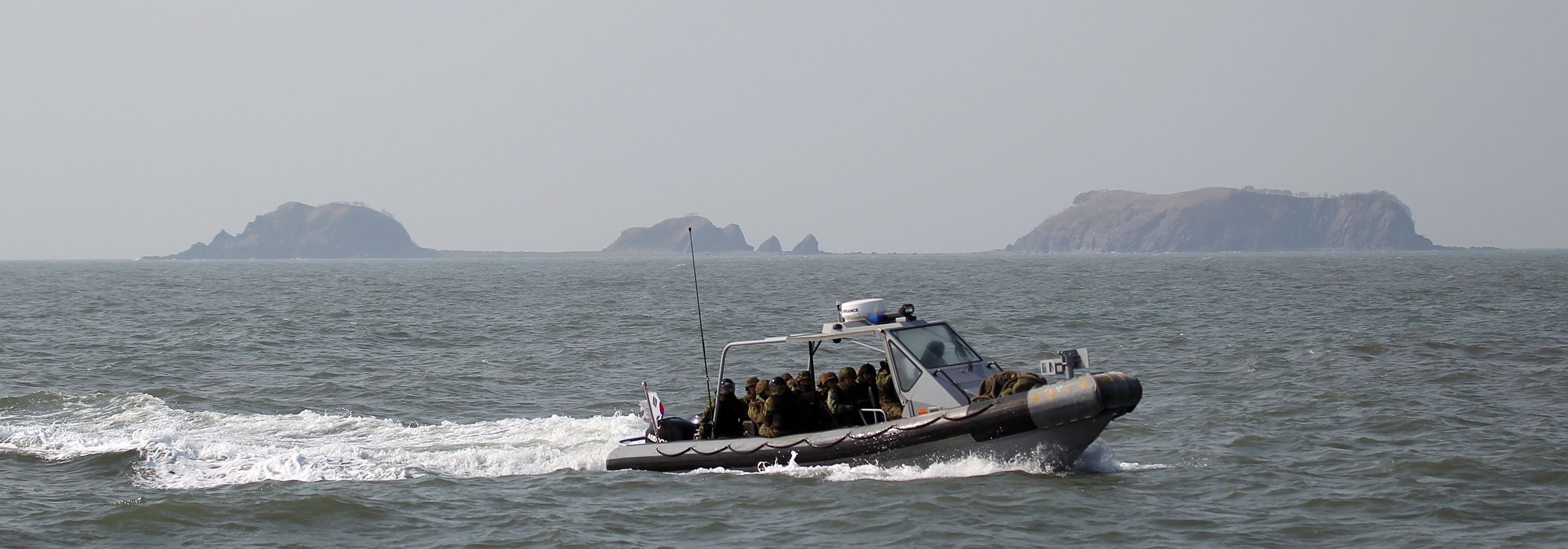 ▲▼南韓海軍高速巡邏艇向北韓警備艇實施一次「警告射擊」。（資料照，示意圖／達志影像／美聯社）