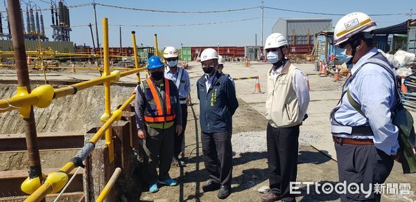 ▲台南市勞工局與勞動部職安署南區職業安全衛生中心，8日由勞工局局長王鑫基率領，針對台南市部分台電作業場所進行檢視，相關缺失計裁罰25萬元。（圖／記者林悅翻攝，下同）