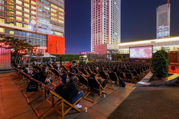 ▲▼誠品信義店7樓空中花園舉辦「屋頂電影院」，精選4部懷舊電影。（圖／誠品提供）