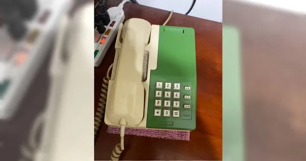 女網友近日分享家中的古董電話。（圖／翻攝自爆廢公社公開版）