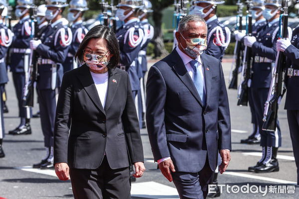 ▲總統蔡英文主持「軍禮歡迎貝里斯總理布里仙紐伉儷」。（圖／記者林敬旻攝）