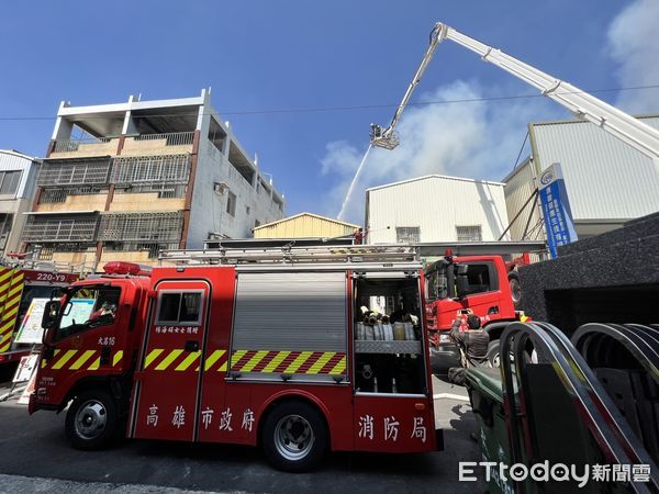 ▲三民區工廠火警。（圖／記者許宥孺翻攝）