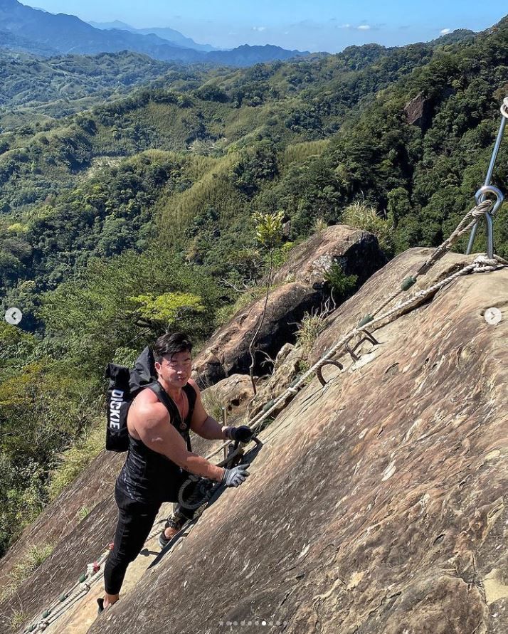 ▲李沛旭登山腳受傷。（圖／翻攝自Instagram／patricklee_proudtobe）