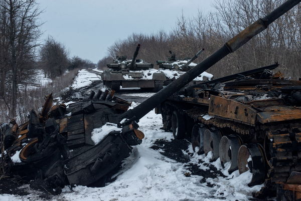 ▲▼ 俄軍坦克損壞，嚴寒天氣下淪冷凍庫。（圖／路透）