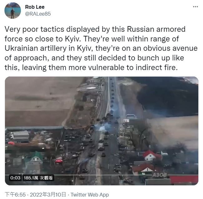 俄軍戰車被當靶子打。（圖／翻攝自推特／Rob Lee）