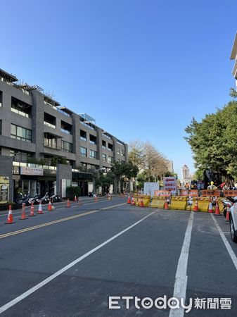 ▲台南市議員李啟維表示，安平再生水管線施工是市府重大工程，但施工期間必須同時考量周邊居民交通及營業使用之通行空間。（圖／記者林悅翻攝，下同）