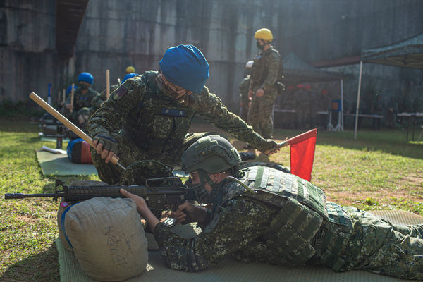 ▲▼陸軍步兵206旅新制教召11日實施實彈射擊。（圖／軍聞社提供）