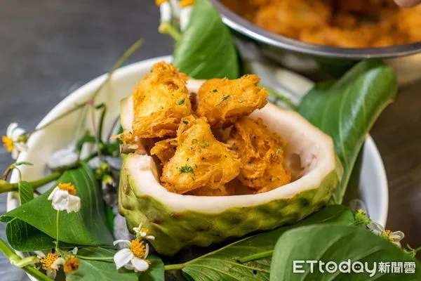 ▲饒慶鈴攜手米其林主廚，推廣釋迦新吃法。（圖／記者楊漢聲翻攝）