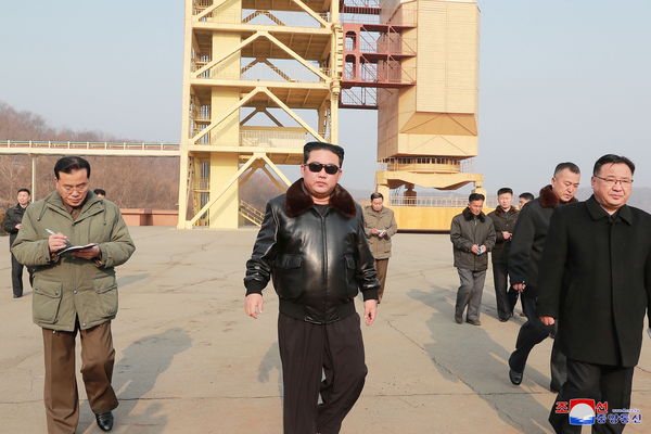 ▲▼北韓最高領導人金正恩近日視察西海衛星發射基地，並要求擴建。（圖／路透社）