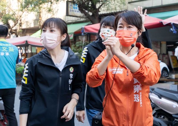 ▲▼高雄前鎮、小港初選激戰，高雄青力挺素人黃雍琇拚出線。（圖／記者賴文萱翻攝）