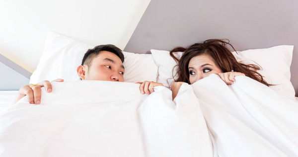 一名女網友發現老公都會趁她睡著舔他的臉。（示意圖／pixabay）