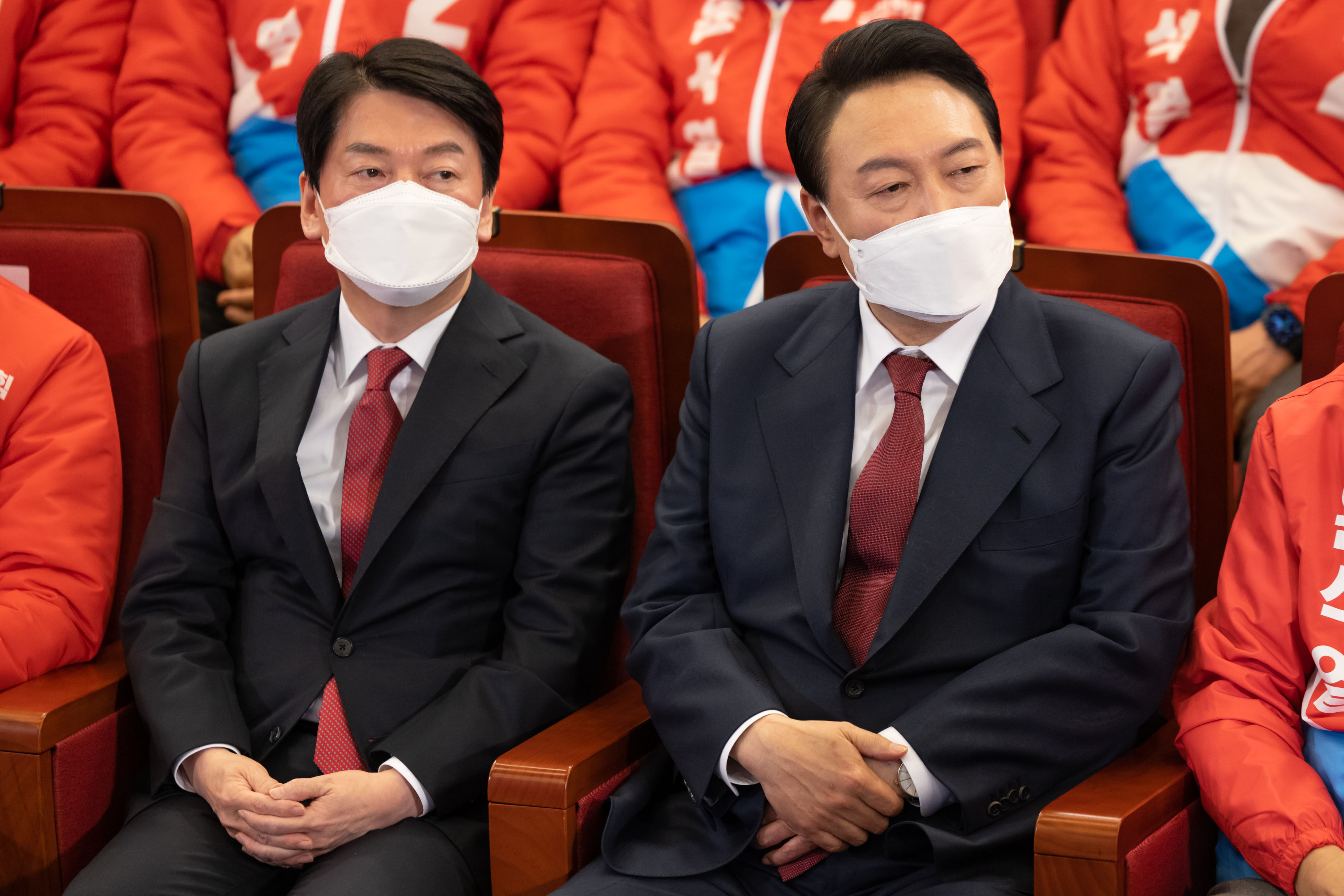 ▲▼安哲秀(左)獲尹錫悅(右)承諾，擔任總統交接委員會委員長。（圖／達志影像）