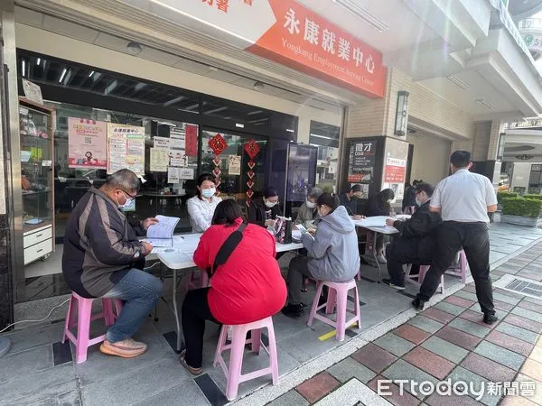 ▲台南永康就業中心3月舉辦3場包括線上及假日徵才，提供逾2000個職缺，歡迎求職民眾把握機會找工作。（圖／記者林悅翻攝，下同）