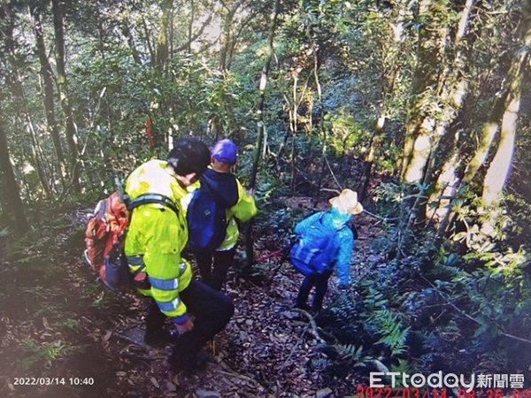 ▲▼經警方救難人員尋獲，平安救回。（圖／大溪警分局提供）