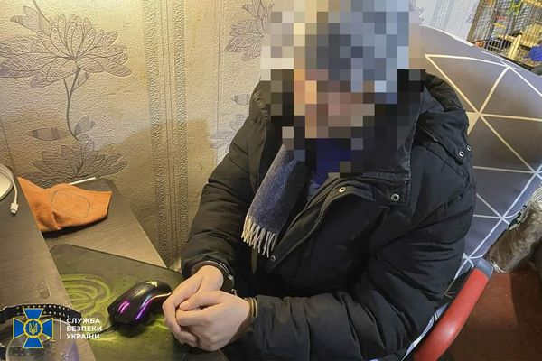 ▲▼烏克蘭國家安全局逮捕一名為俄軍提供Wi-Fi網路的俄國駭客。（圖／取自烏克蘭武裝部隊推特）