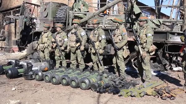 ▲▼俄軍公布「戰果」影片，聲稱繳獲許多來自烏克蘭部隊的反坦克飛彈。（圖／翻攝自俄羅斯國防部YouTube）