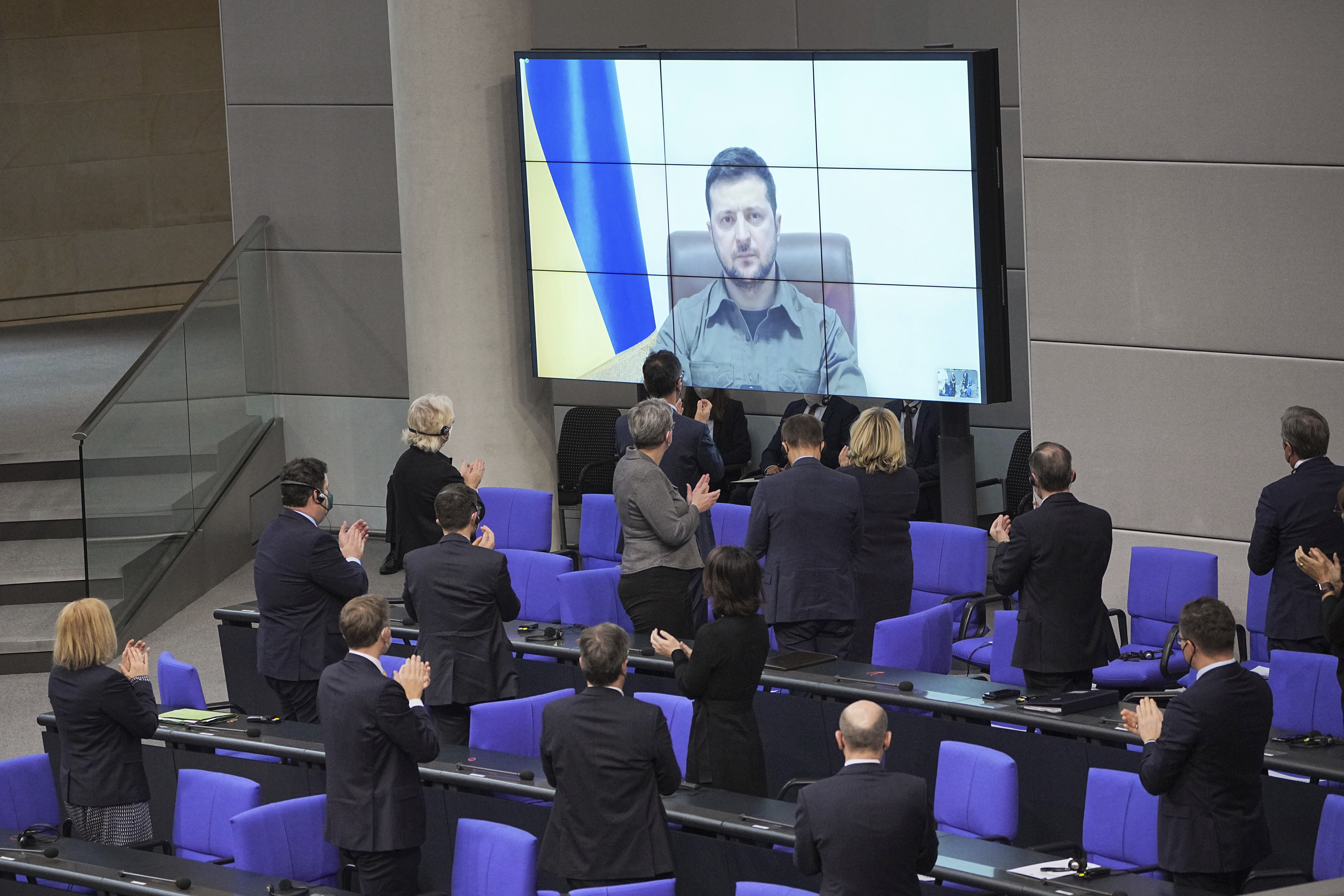▲▼  烏克蘭總統澤倫斯基17日透過視訊在德國議會發表演說。（圖／達志影像／美聯社）