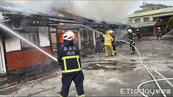 ▲▼ 民雄福興村木造平房火警。（圖／記者翁伊森翻攝）