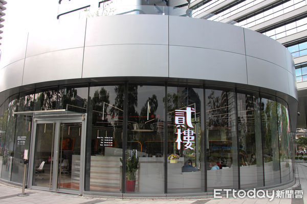 ▲貳樓餐飲進軍板橋亞東商圈，在Google總部遠東通訊園區開立了全新門店「板橋店」。（圖／記者黃士原攝）