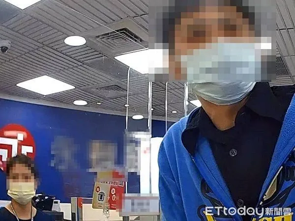 ▲林姓車手再度前來銀行領款。（圖／桃園警分局提供）