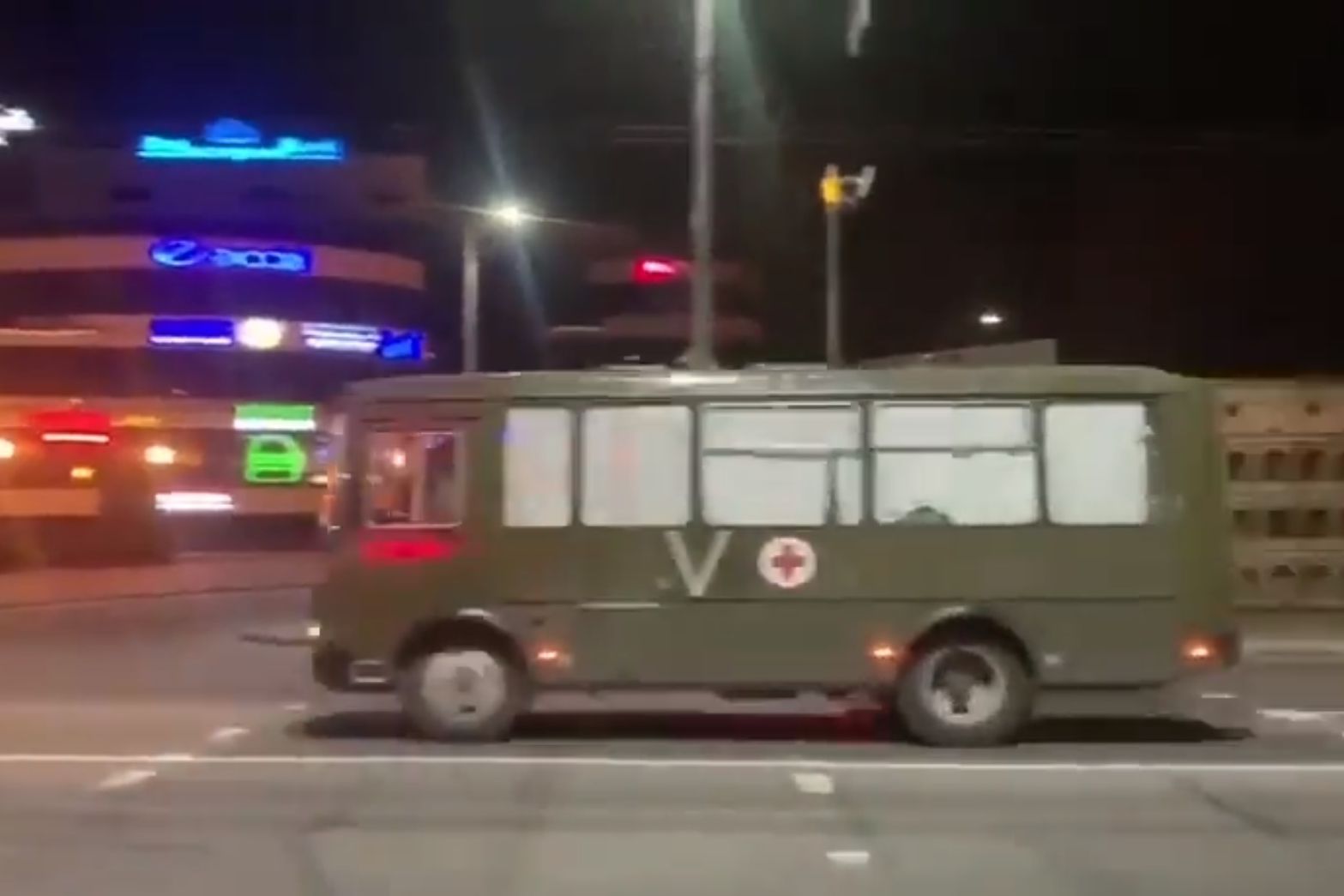 ▲▼ 載滿陣亡俄國士兵的巴士。（圖／翻攝自Twitter）