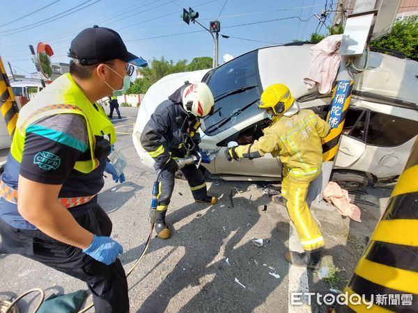 ▲彰化北斗鎮發生車禍5人送醫。（圖／彰化消防局提供）